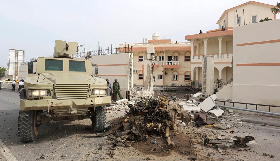 Somali'de askeri merkeze intihar saldırısı