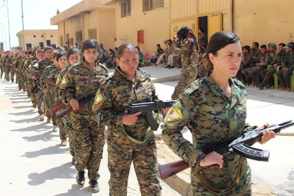 ABD'li askerler YPG'lilerin yemin törenine katıldı