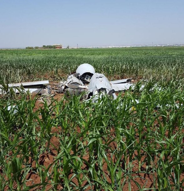Şanlıurfa'da mısır tarlasına insansız hava aracı düştü