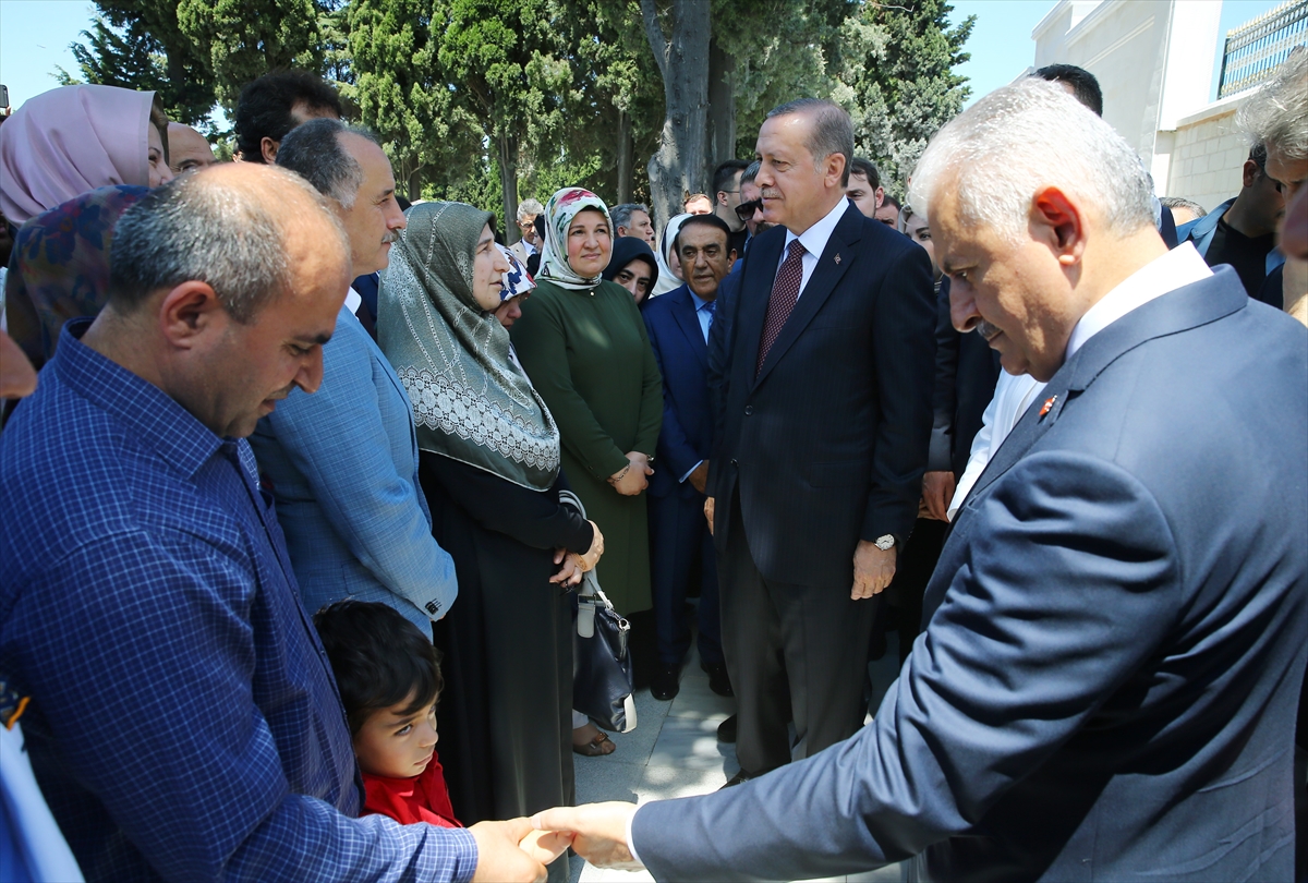 Cumhurbaşkanı Erdoğan 15 Temmuz Şehitliği'nde
