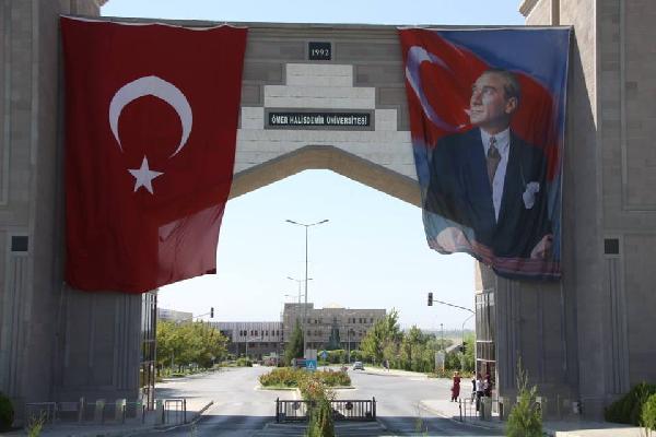 'Ömer Halisdemir Üniversitesi' tabelaları asıldı