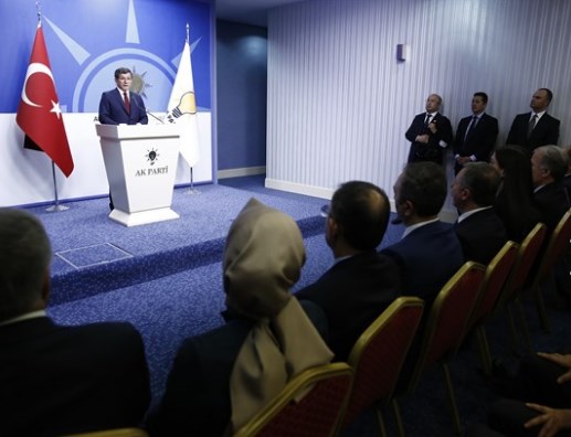 Başbakan Davutoğlu'nun oğlu da toplantıdaydı