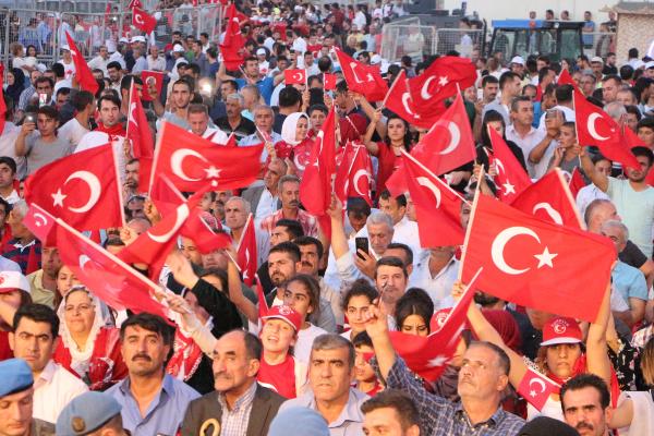 Şırnak'ta polis, asker ve vatandaşlar birlikte yürüdü