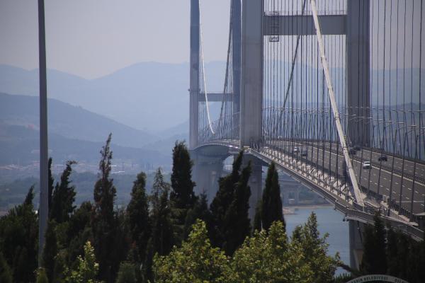 Osmangazi Köprüsü'nde intihar girişimi