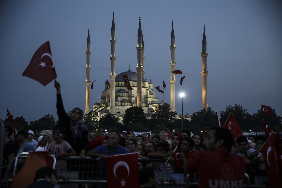 Adana'da 15 Temmuz yürüyüşü