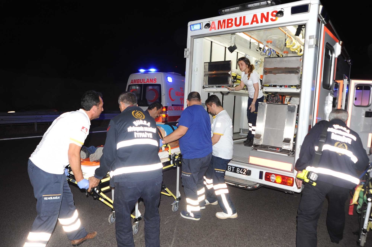 Bursa'da trafik kazası: 2 ölü, 16 yaralı