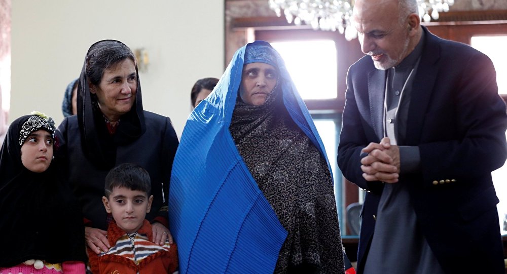 Afgan kızı sınırdışı edildi