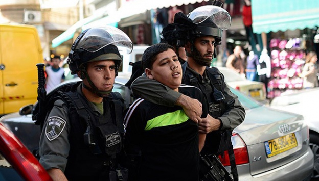 İsrail güçleri 23 Filistinliyi gözaltına aldı 