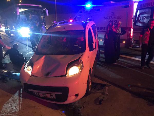 Bursa'da trafik kazası: 2 ölü, 16 yaralı