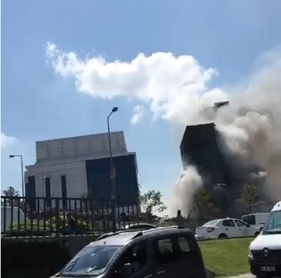 Merter'de iş yeri yangını