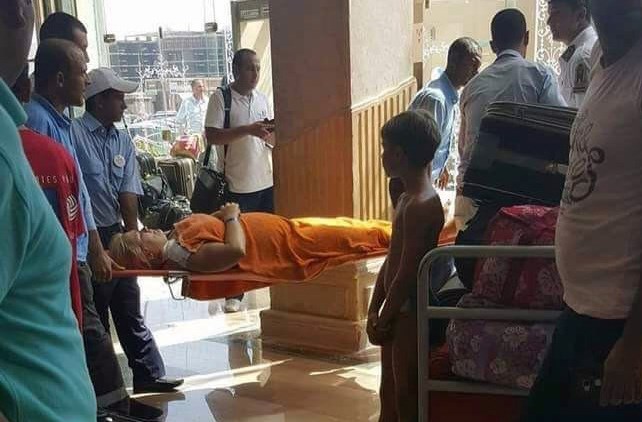 Mısır'da turistlere bıçaklı saldırı