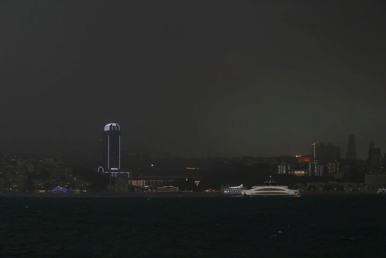 İstanbul'dan -60 Derecelik bulut geçti