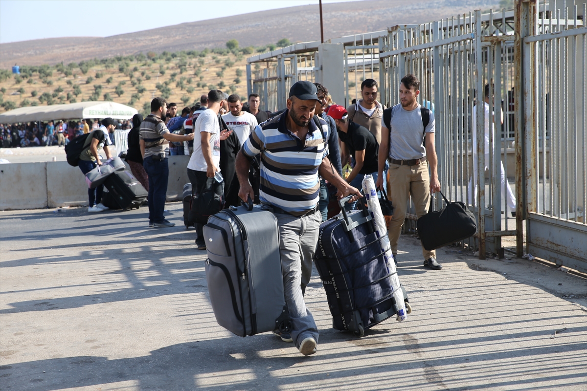 Suriyeliler tatil için ülkelerine dönüyor